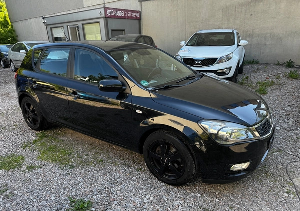 Kia Ceed cena 17600 przebieg: 140000, rok produkcji 2009 z Łódź małe 301